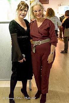 האמנית דניאלה פז אורה בערב השקת הספר ברכת הנהר